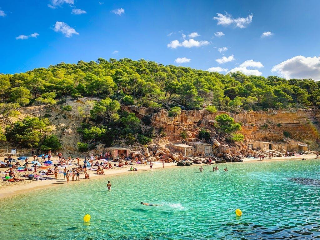 Cala Salada Saladeta westen Ibiza strand baai