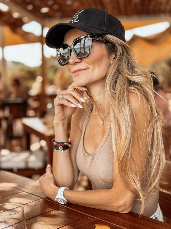besos de ibiza
